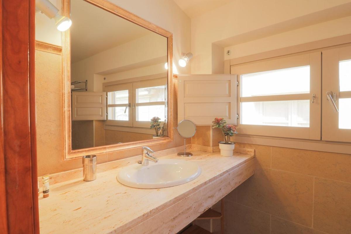 C28 Mitjana Luminous Penthouse Apartment