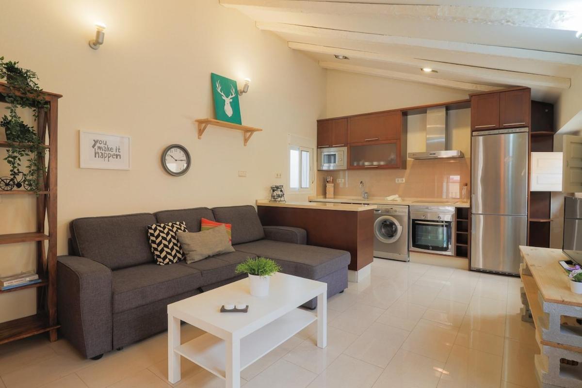 Apartment C28 Mitjana Luminous Penthouse